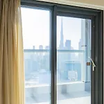 Luxury 1Br, Burj Khalifa View, Damac Paramount Tower B