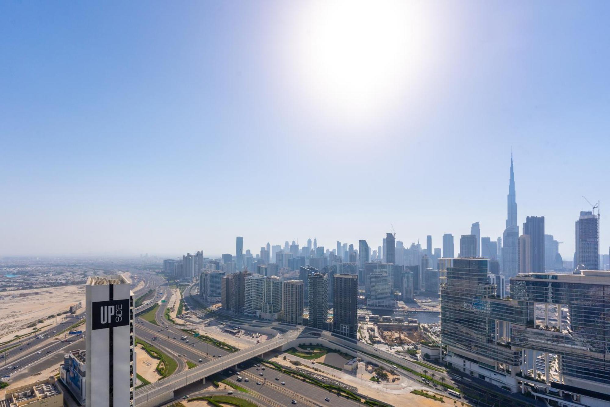 Luxury 1br, Burj Khalifa View, Damac Paramount Tower B Apartment