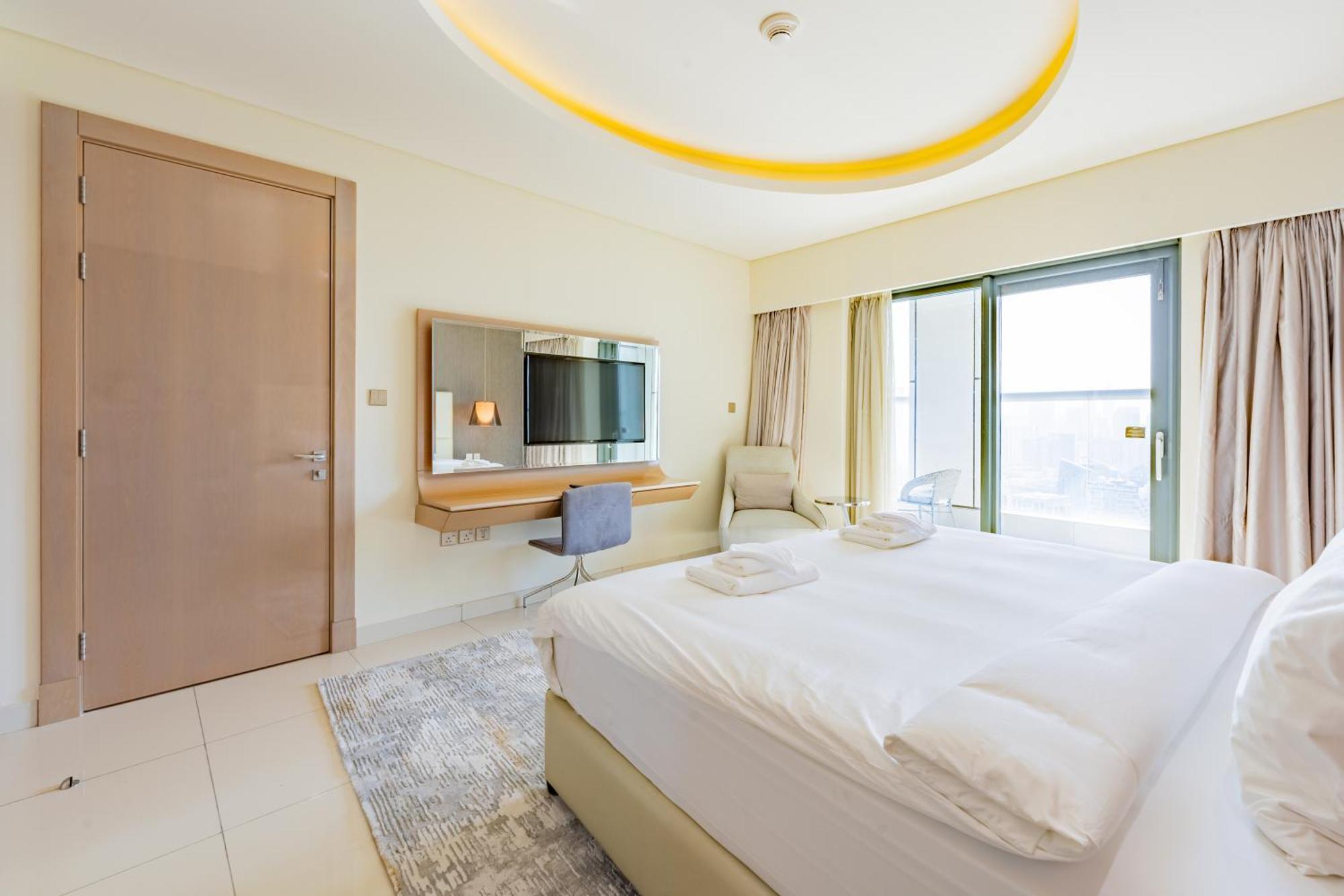 Apartment Luxury 1br, Burj Khalifa View, Damac Paramount Tower B *