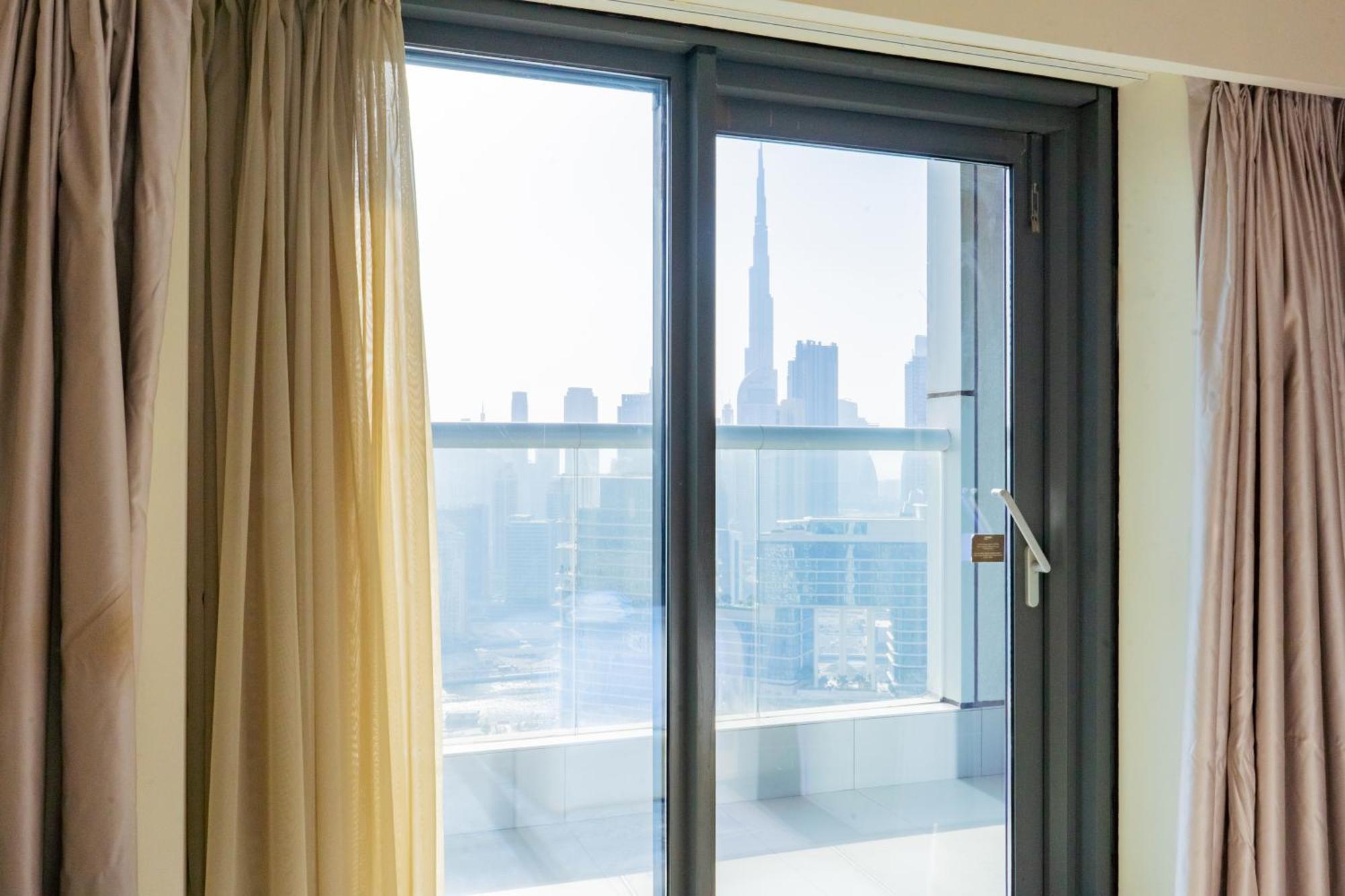 Luxury 1br, Burj Khalifa View, Damac Paramount Tower B *