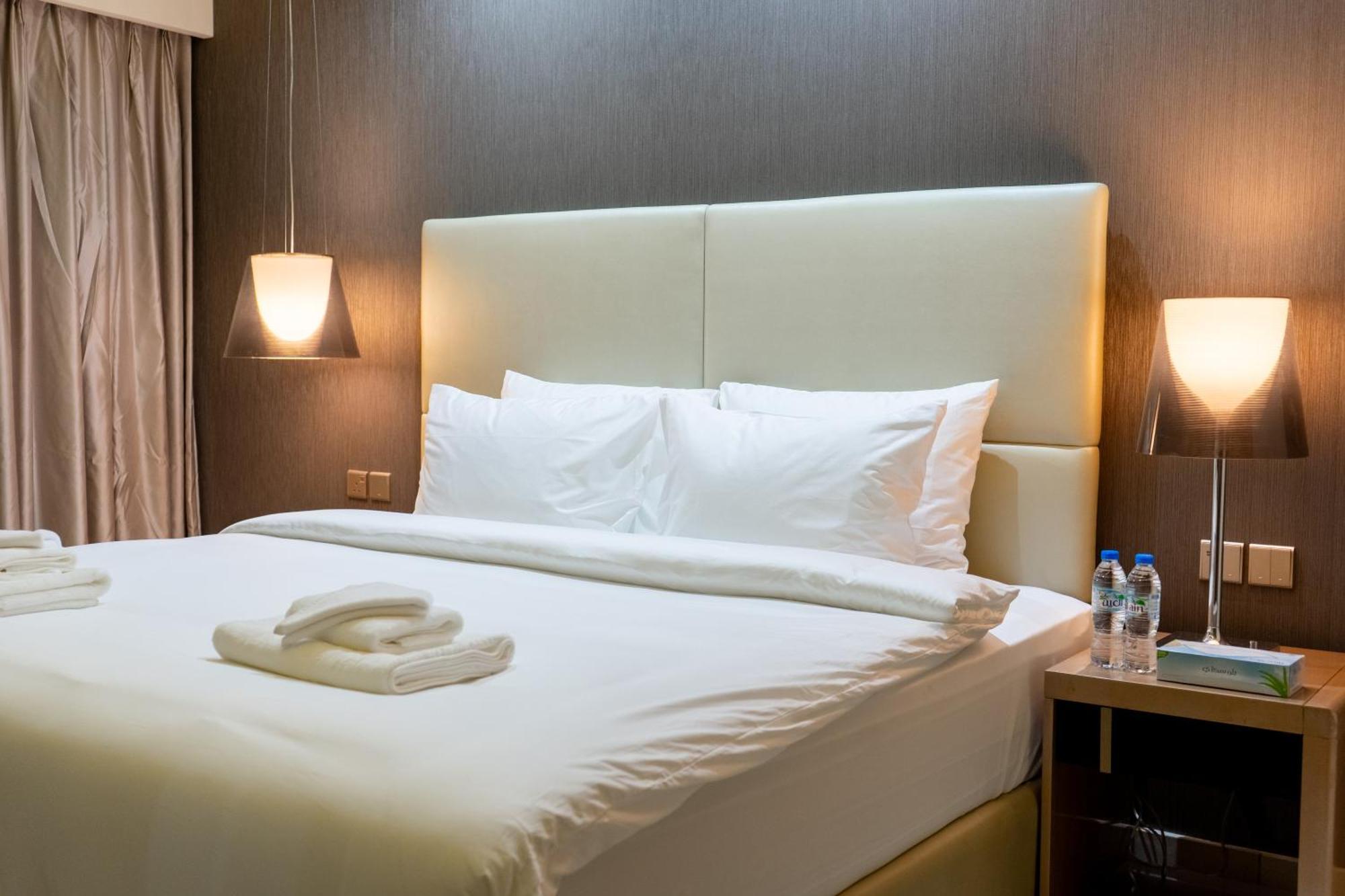 Apartment Luxury 1br, Burj Khalifa View, Damac Paramount Tower B *