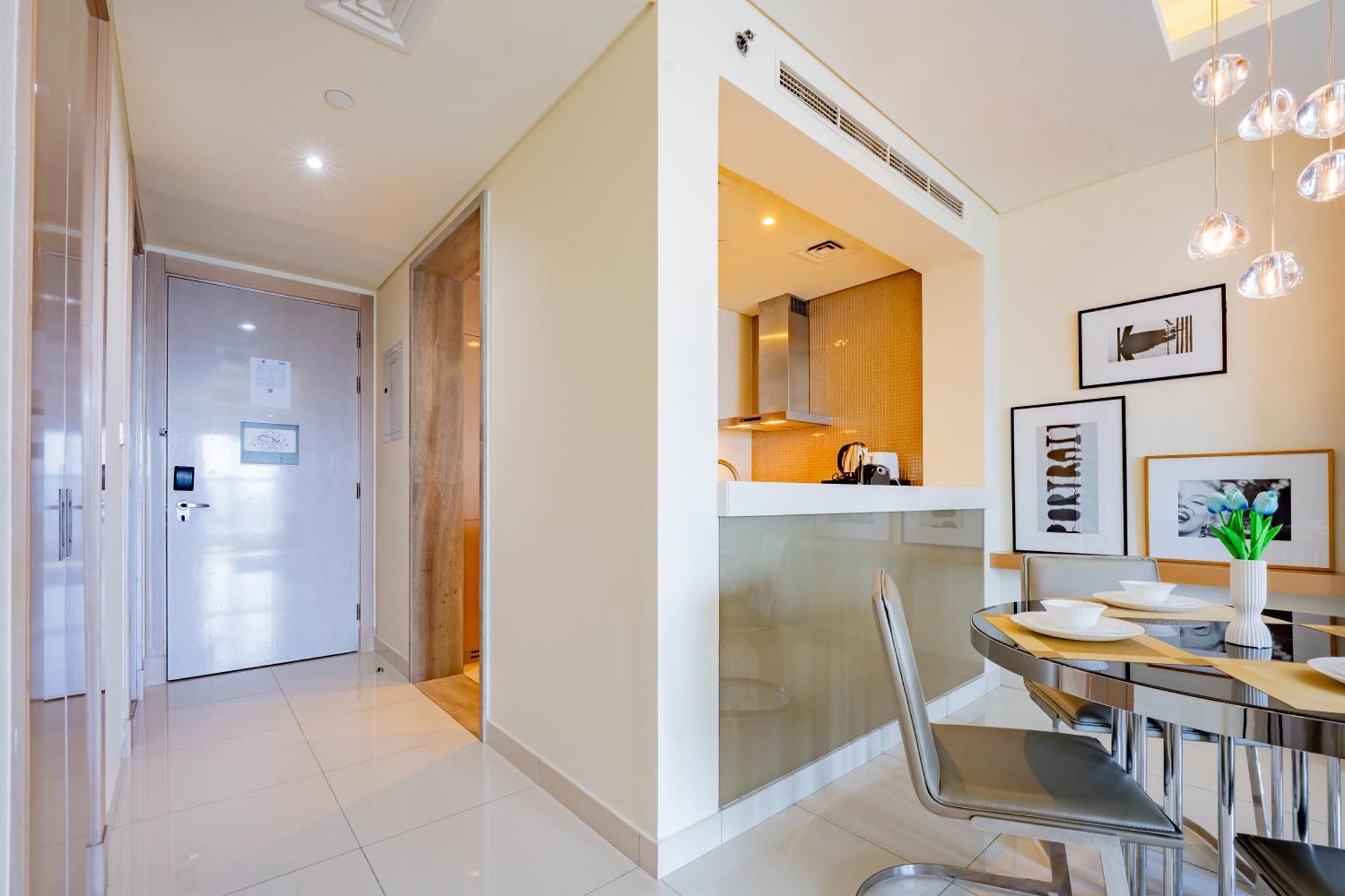 Luxury 1br, Burj Khalifa View, Damac Paramount Tower B Apartment Dubai