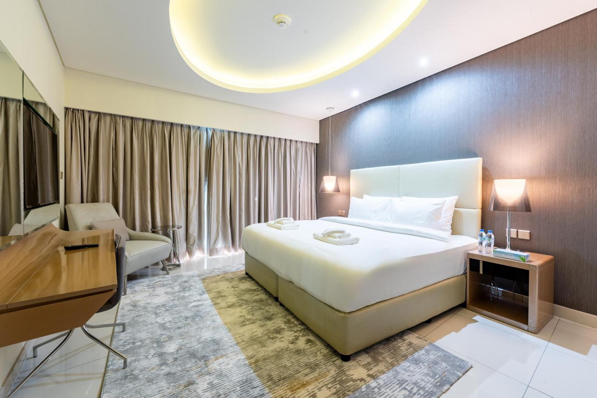Luxury 1br, Burj Khalifa View, Damac Paramount Tower B *