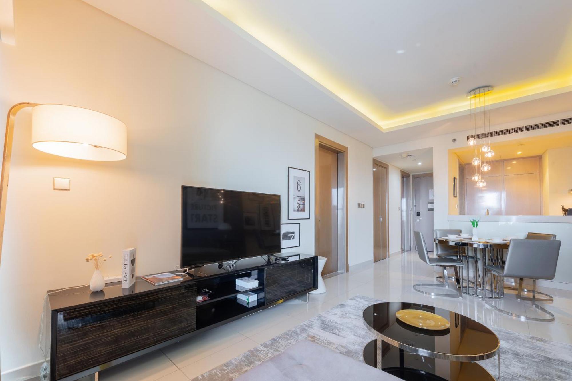 Luxury 1br, Burj Khalifa View, Damac Paramount Tower B Apartment Dubai