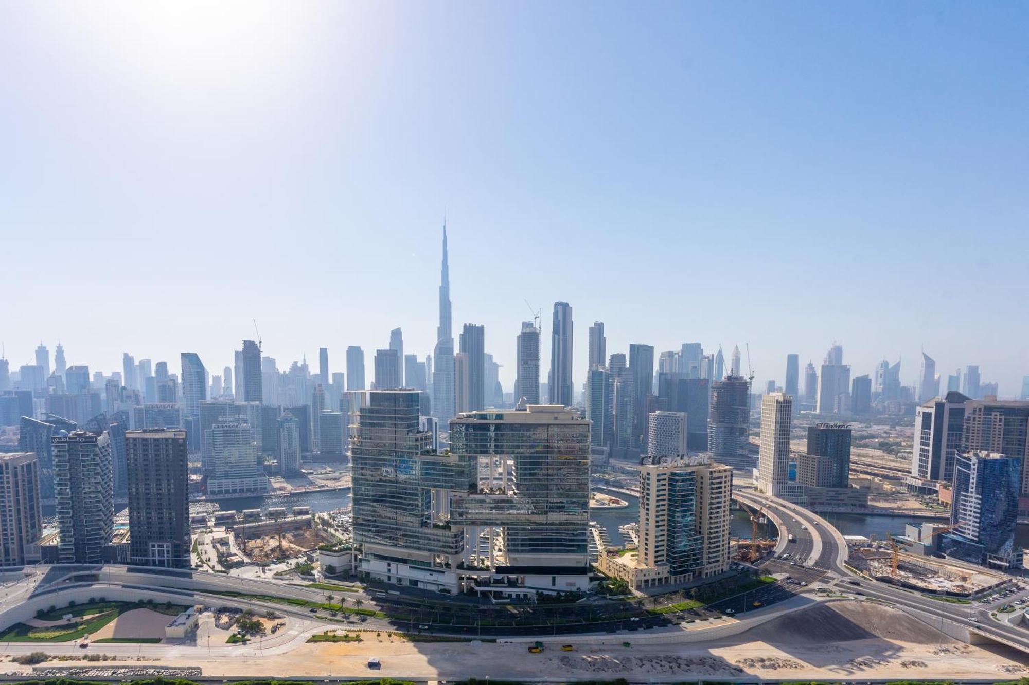 Luxury 1br, Burj Khalifa View, Damac Paramount Tower B *
