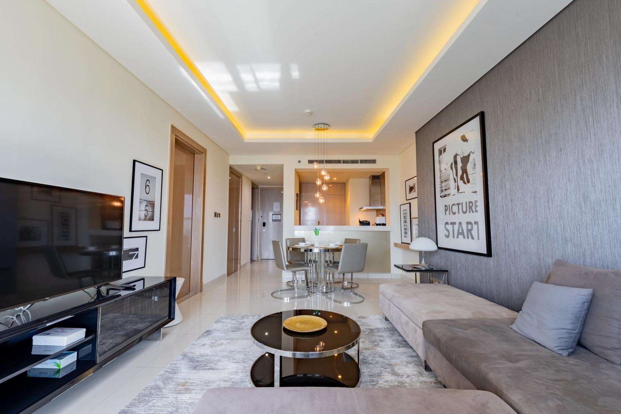 Apartment Luxury 1br, Burj Khalifa View, Damac Paramount Tower B Dubai