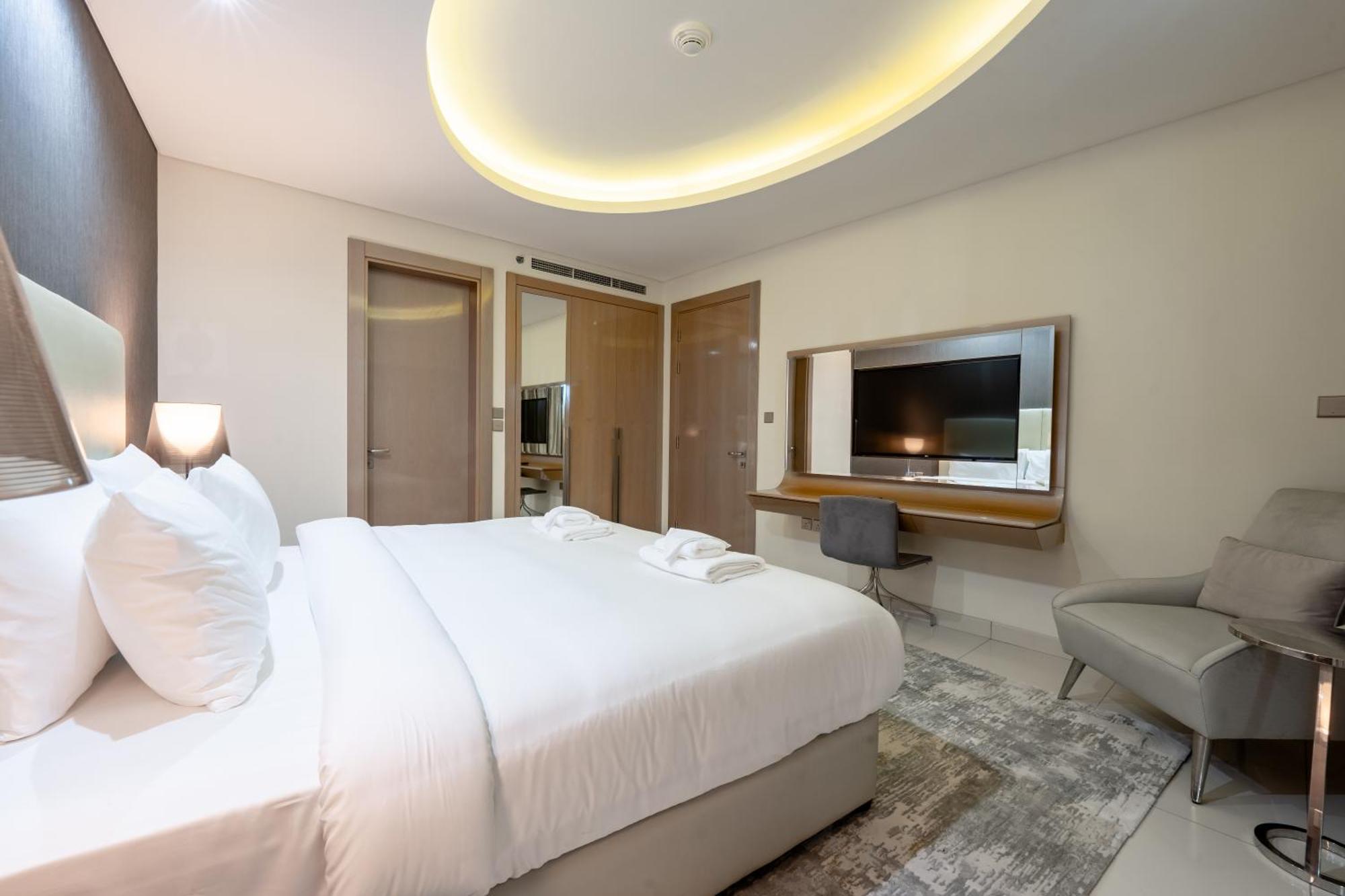 Luxury 1br, Burj Khalifa View, Damac Paramount Tower B Apartment Dubai